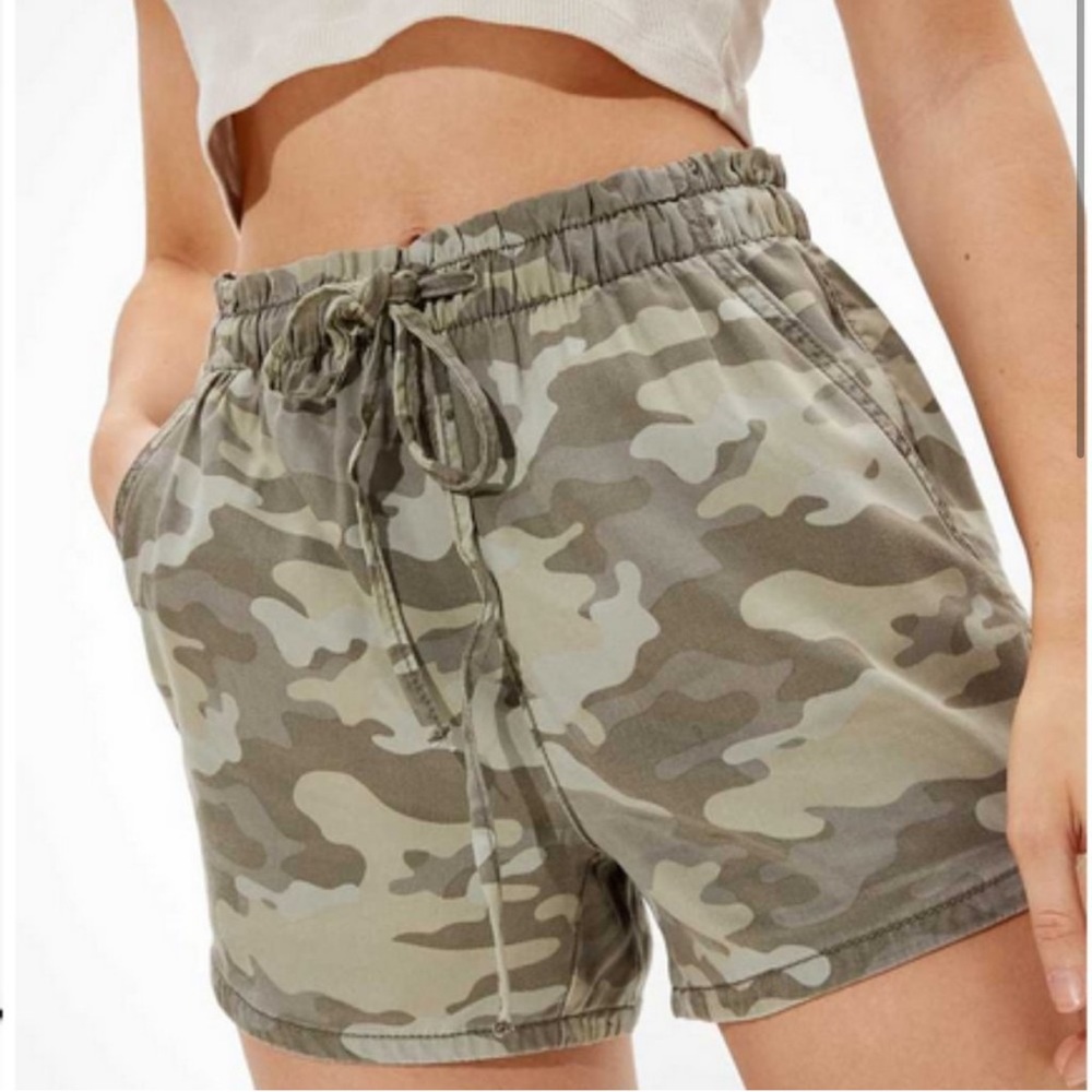 american eagle camo vacay shorts